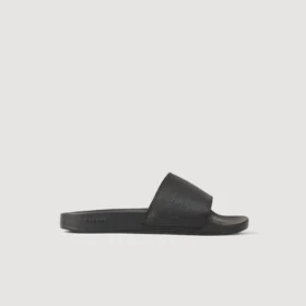 Sandals in reconstituted leather