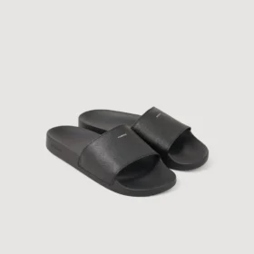 Sandals in reconstituted leather